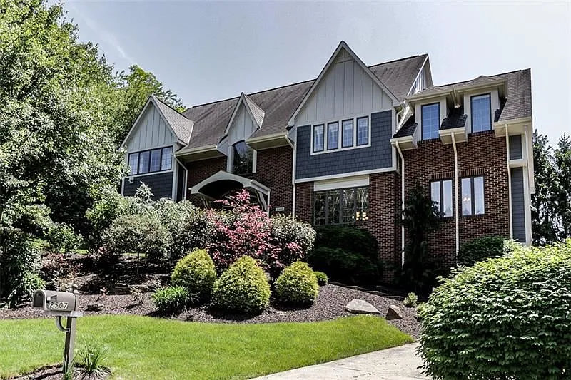 2507 Forest Brook Dr photo 1