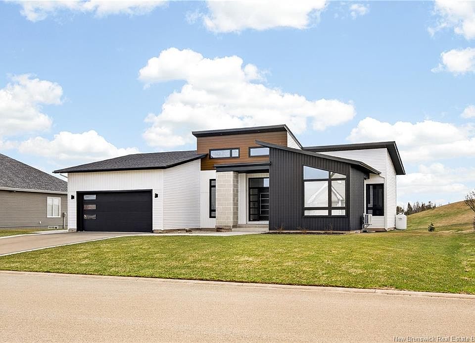 1st image of 42 Kervin Cres