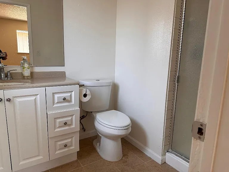 984 McKenzie Ave — Photo 11