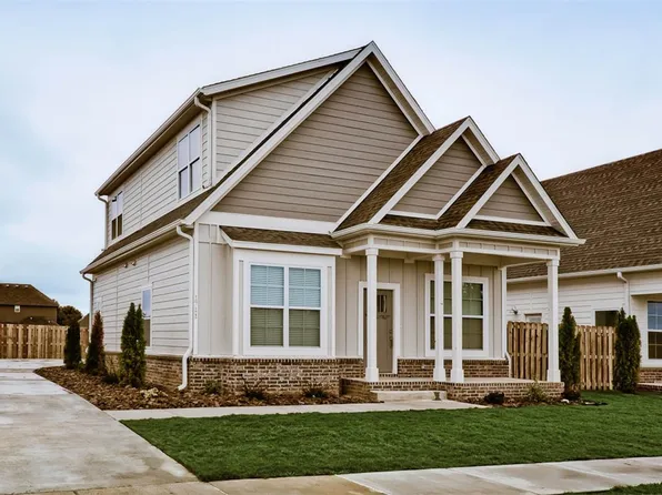 1711 W Broadway Pl, Rogers, AR 72758