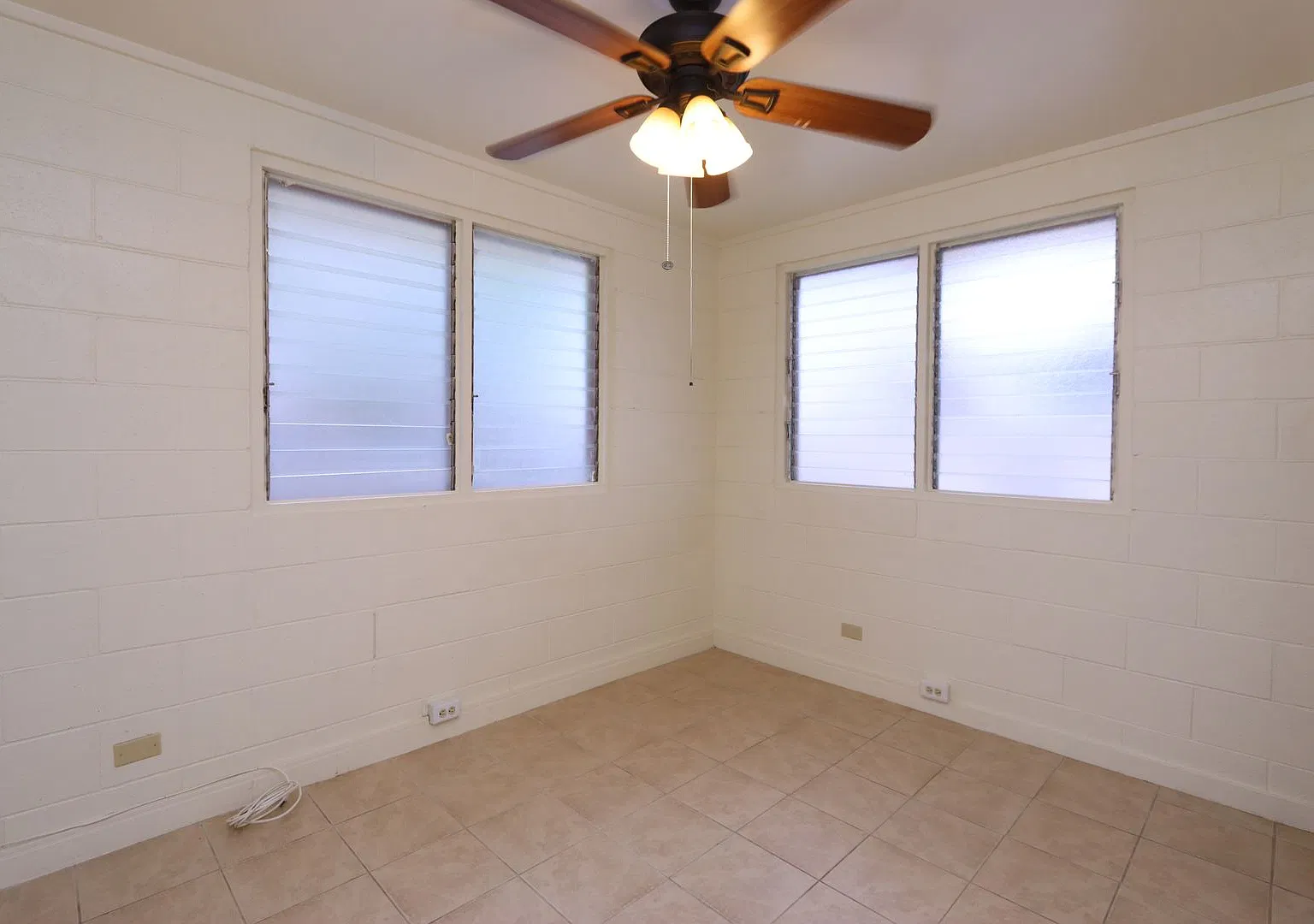 1 bedroom, 1 bath, 1 parking unit in 4 unit single level buiding in Kalihi — Photo 3