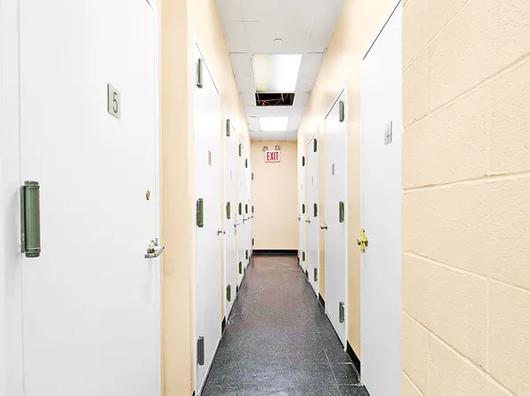 2570 East 17th Street image 23 of 25