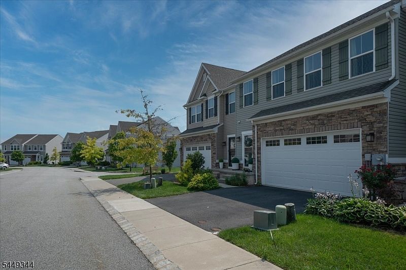 1st image of 14 Cypress Ln