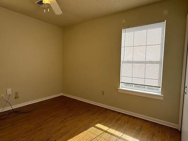 5407 NW Kinyon Ave — Photo 7