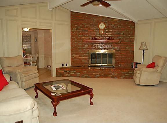 4th image of 2417 Evergreen Dr