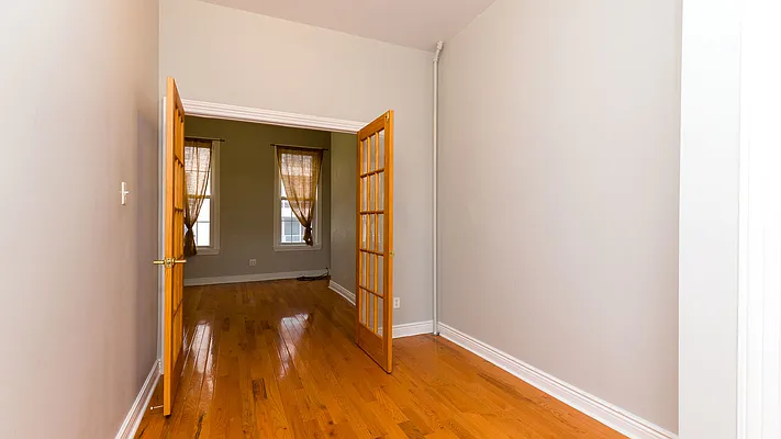 Rented by Nooklyn NYC LLC | media 21