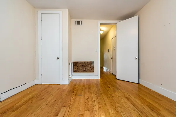 Rented by Nooklyn NYC LLC | media 11