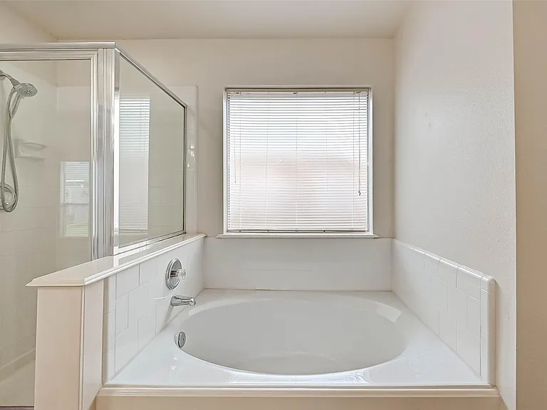 3630 Winstrome Ct — Photo 35