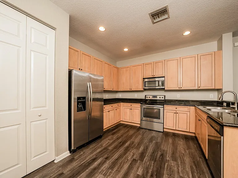 7617 Jewelwood Dr — Photo 6