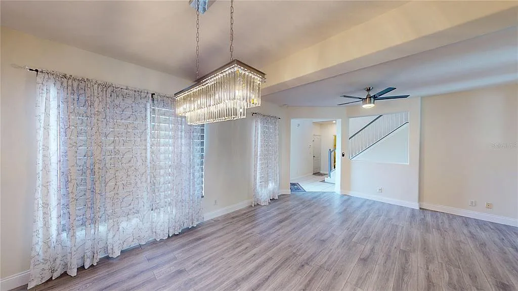5 bed, 3.0 bath, 2264 sqft, $3,200 — Photo 4