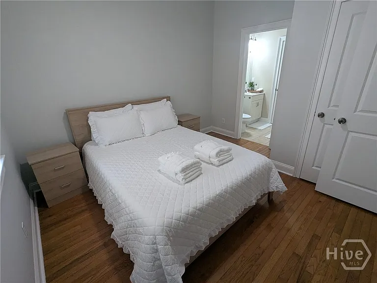 305 E Duffy St #A — Photo 12