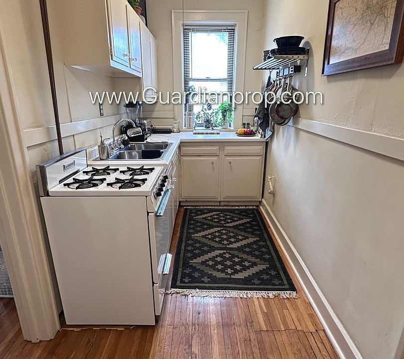 1st image of 2882 Humboldt Ave S APT 103