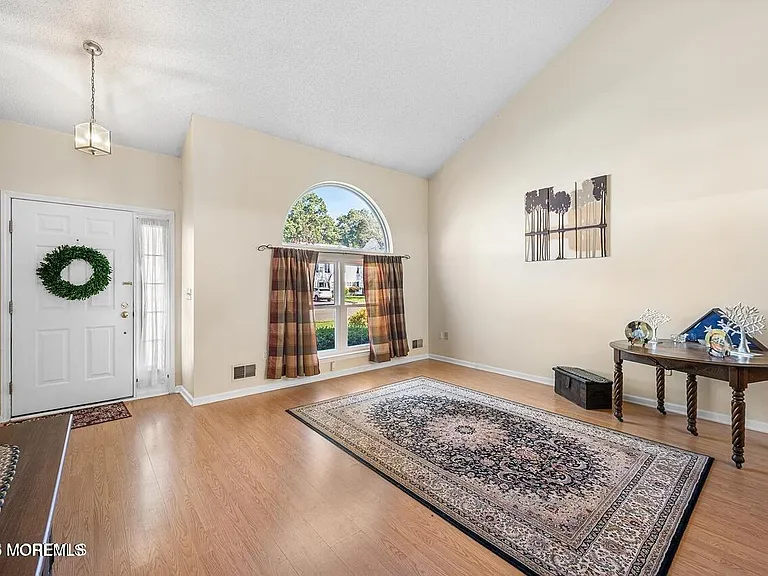 33 Bryce Canyon Rd — Photo 3