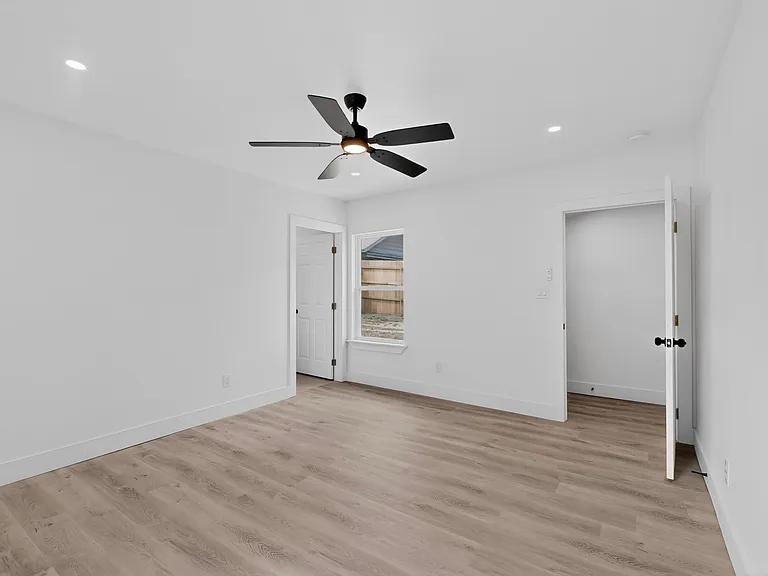 719 S Storey St — Photo 17