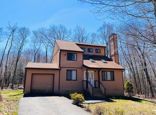 4225 Hickory Rd, Tobyhanna, PA 18466