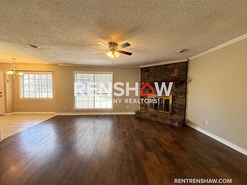 3 bed, 2.0 bath, 1330 sqft, $1,500 — Photo 4