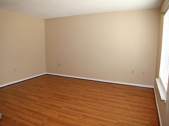 2nd image of 251 Knight Dr APT 16