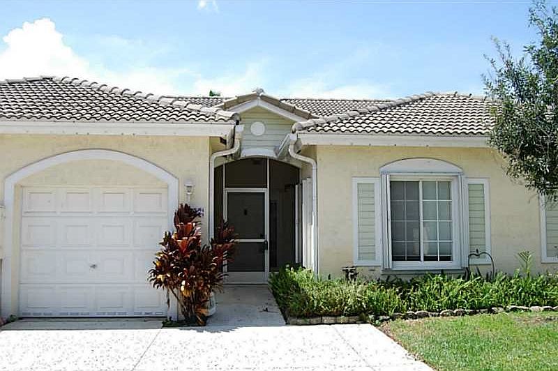 1st image of 1027 SW 42nd Ave