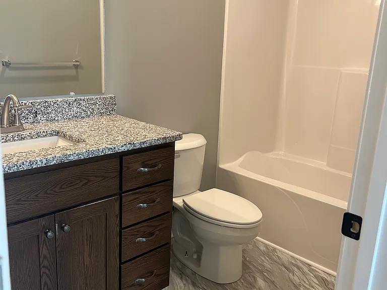 500 Hunters Cir #B — Photo 17