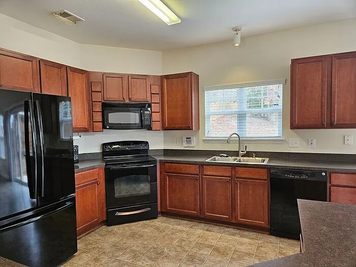 204 Hammock Dr — Photo 5