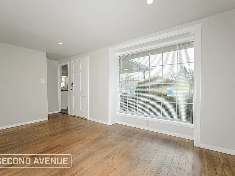 1886 Anderson Ave — Photo 5