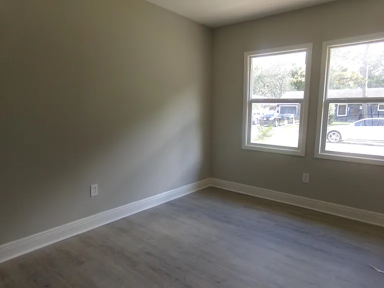 141 Gardenia St — Photo 9
