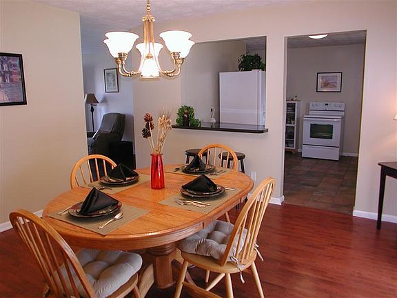 4th image of 627 Carthage Dr