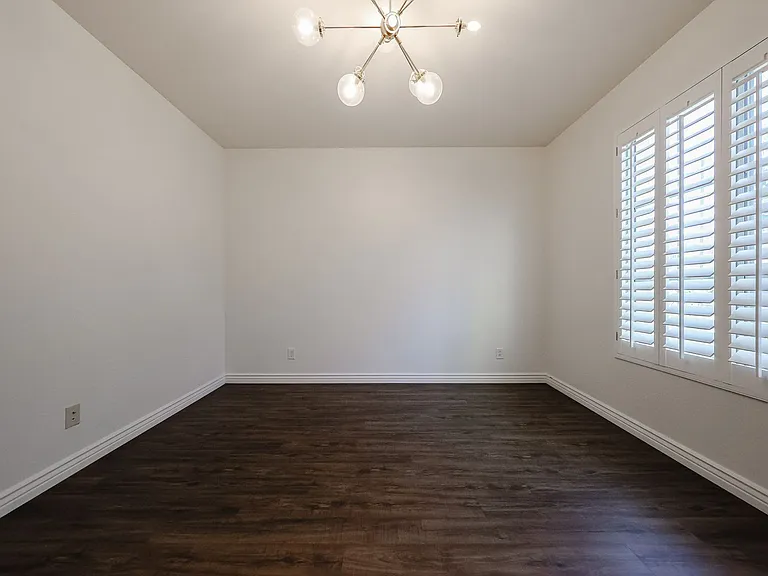 2744 E Donato Dr — Photo 3