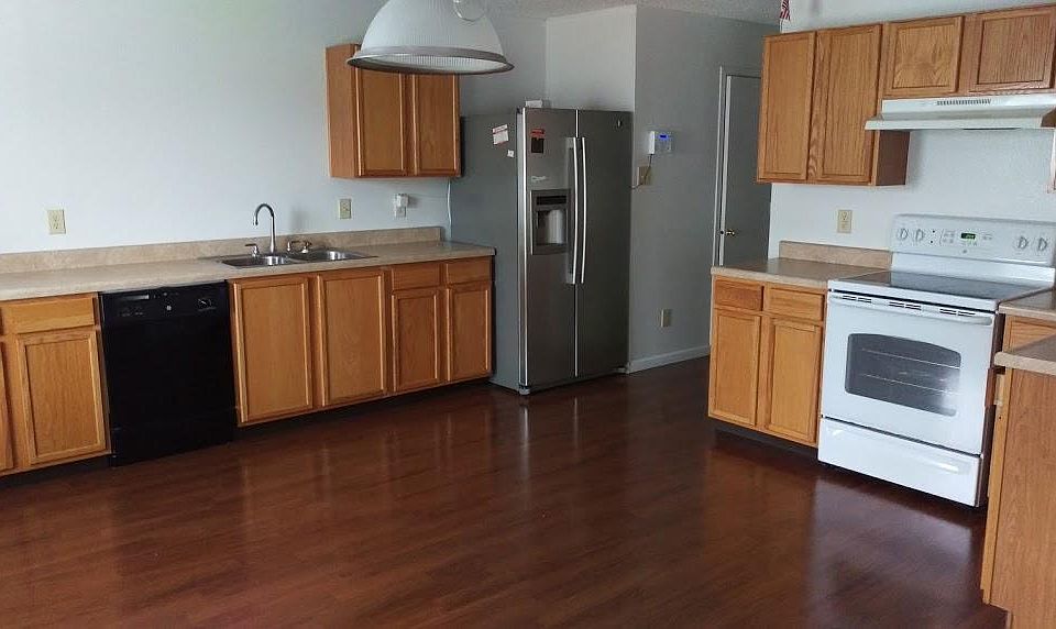 2nd image of 1821 Blue Pine Ln