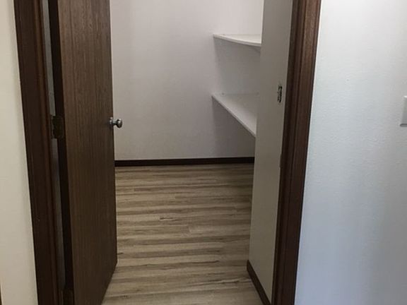 5th image of 916 13th Ave S #913.18