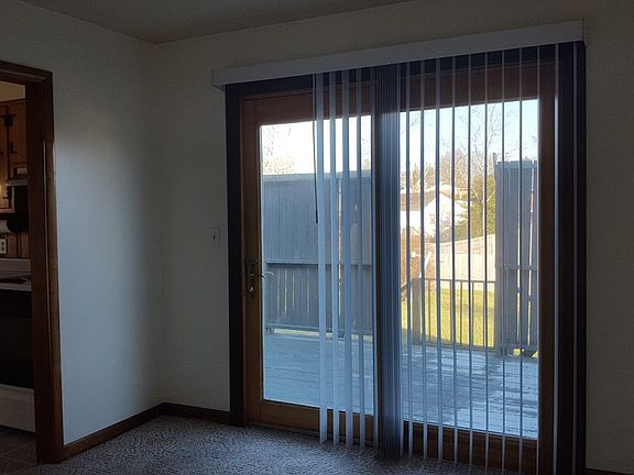4th image of 117 Mankin Ave