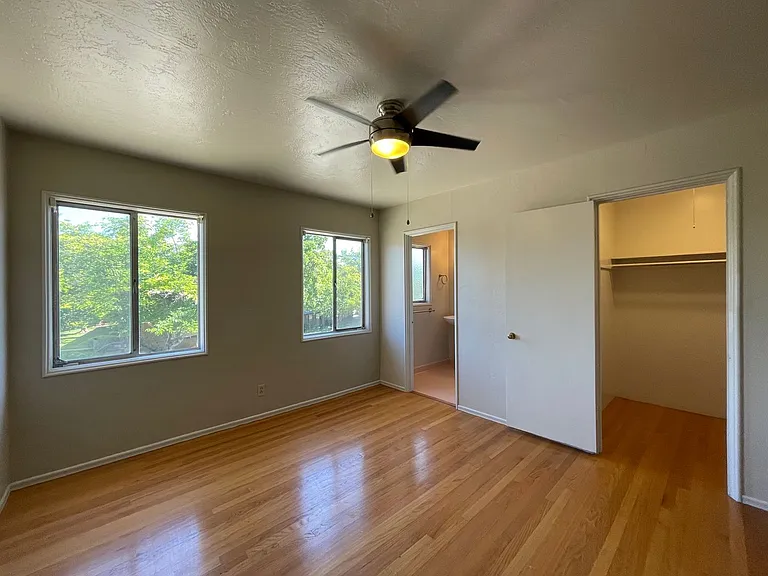5488 Carlson Dr #&-5492 — Photo 11