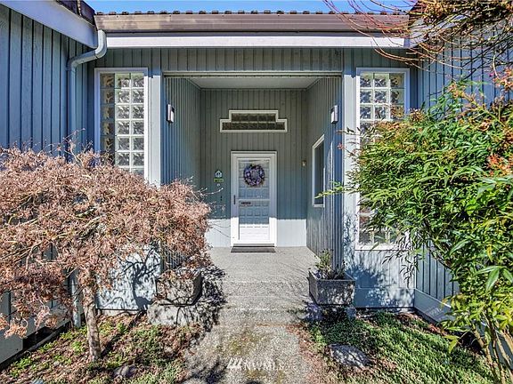 2nd image of 2815 Chambers Bay Dr