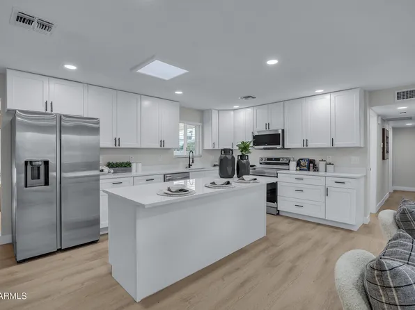 1033 W RIO SALADO Parkway, Mesa, AZ 85201