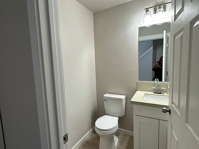 2251 W Ridgewood Dr — Photo 5