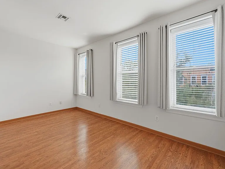 394 Woodlawn Ave #2 — Photo 21