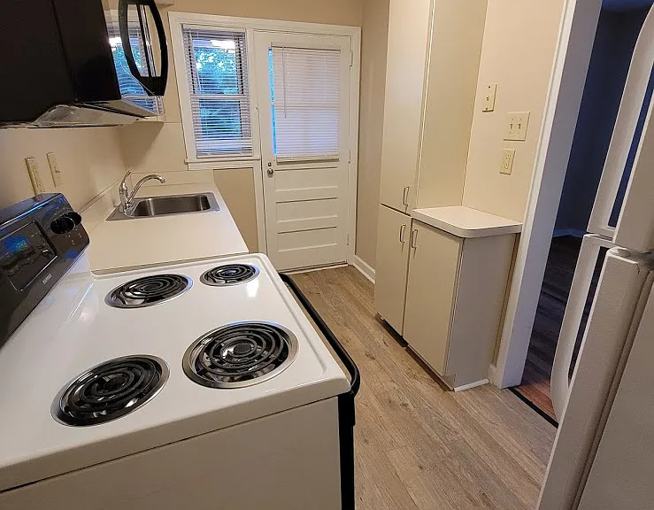 5623 Selby Ct — Photo 7
