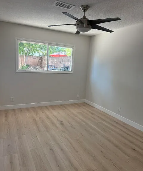 24036 Kittridge St — Photo 15