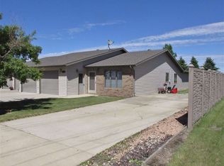 1517 6th Ave SE, Rugby, ND 58368