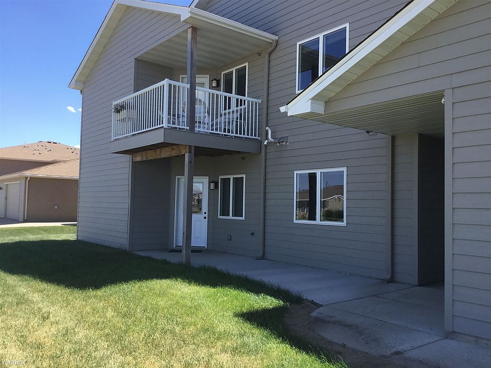 Exterior corner of 40th Ave SE and McKenzie Dr