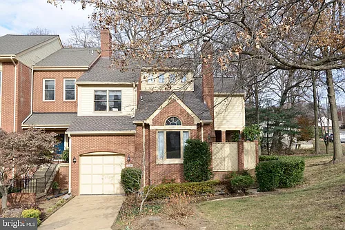 10200 Aspen Willow Dr Photo 1