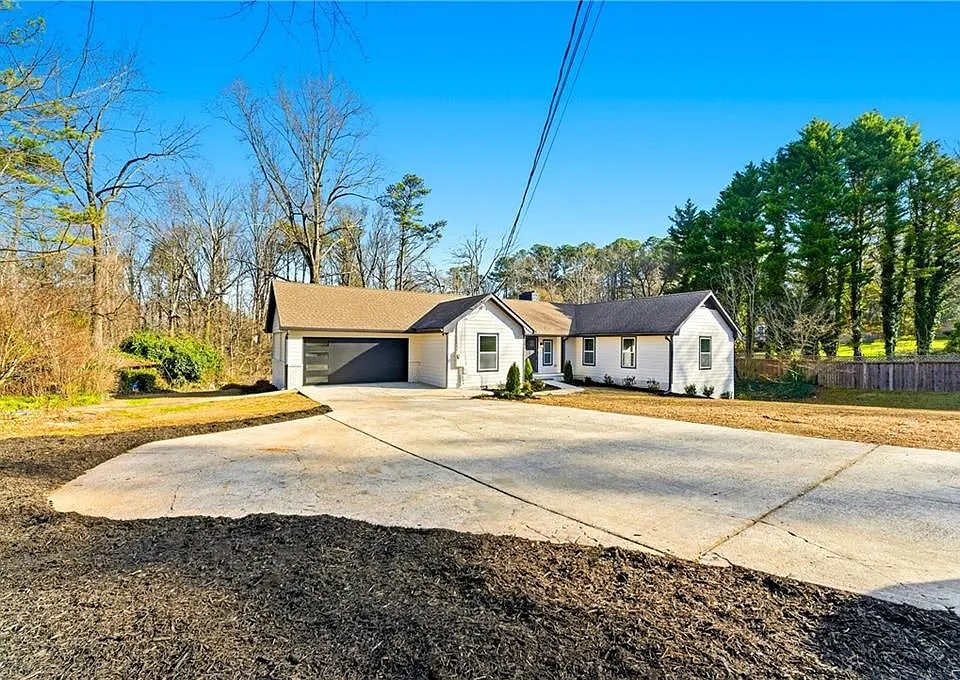 1715 Crestline Dr