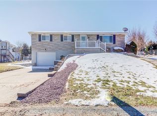 24 W Glennis Dr, Greensburg, PA