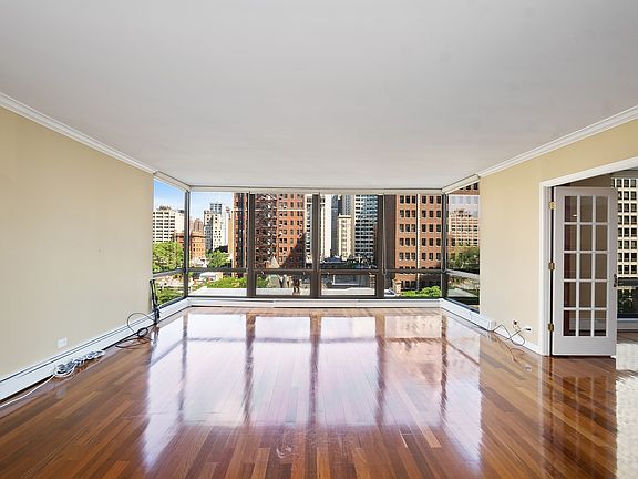 3rd image of 100 E Bellevue Pl APT 8E