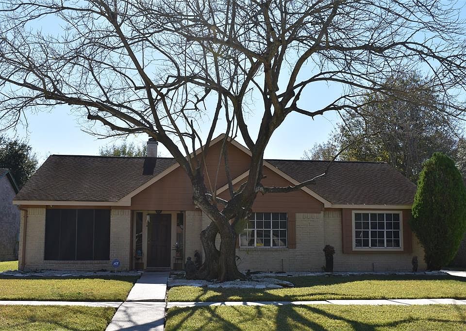1st image of 10107 Crescent Moon Dr