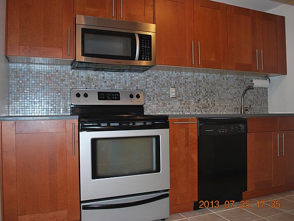5th image of 412 Benedict Ave APT 6A