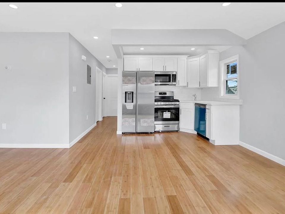 1st image of 17225 127th Ave Floor 2