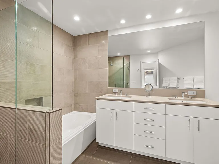 1006 E Hyman Ave #B — Photo 19