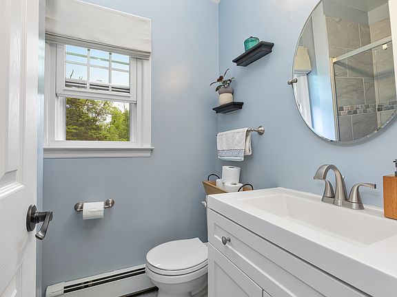 Master Bedroom Ensuite Bathroom