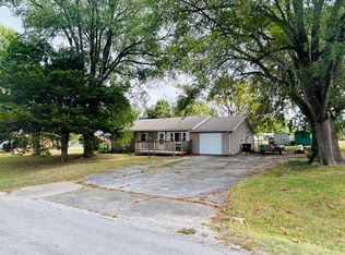 204 S Western St, Marionville, MO 65705
